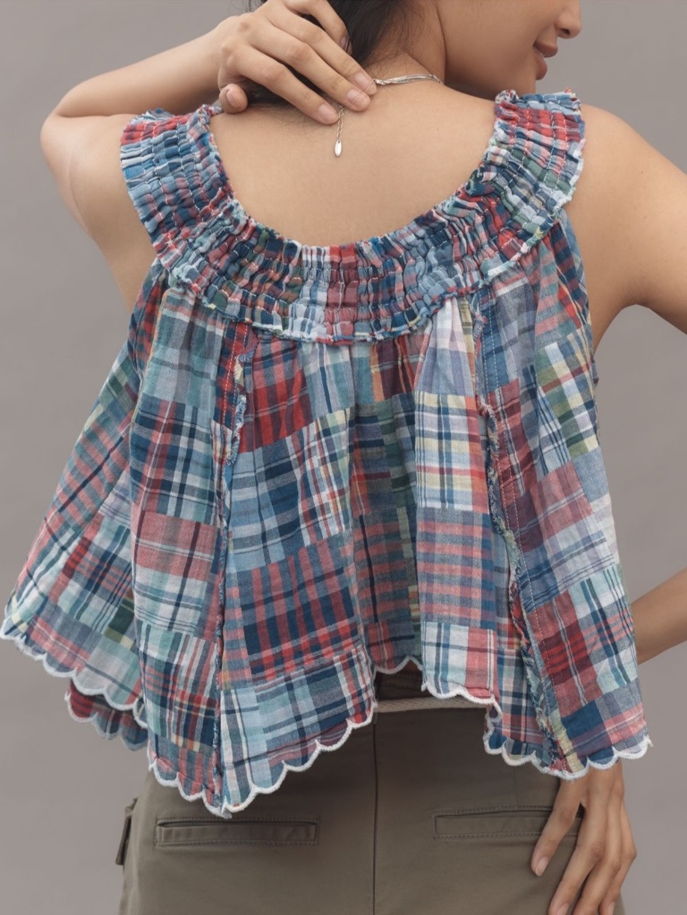 ANTHROPOLOGIE • SCALLOP TOP - Picture 2 of 8